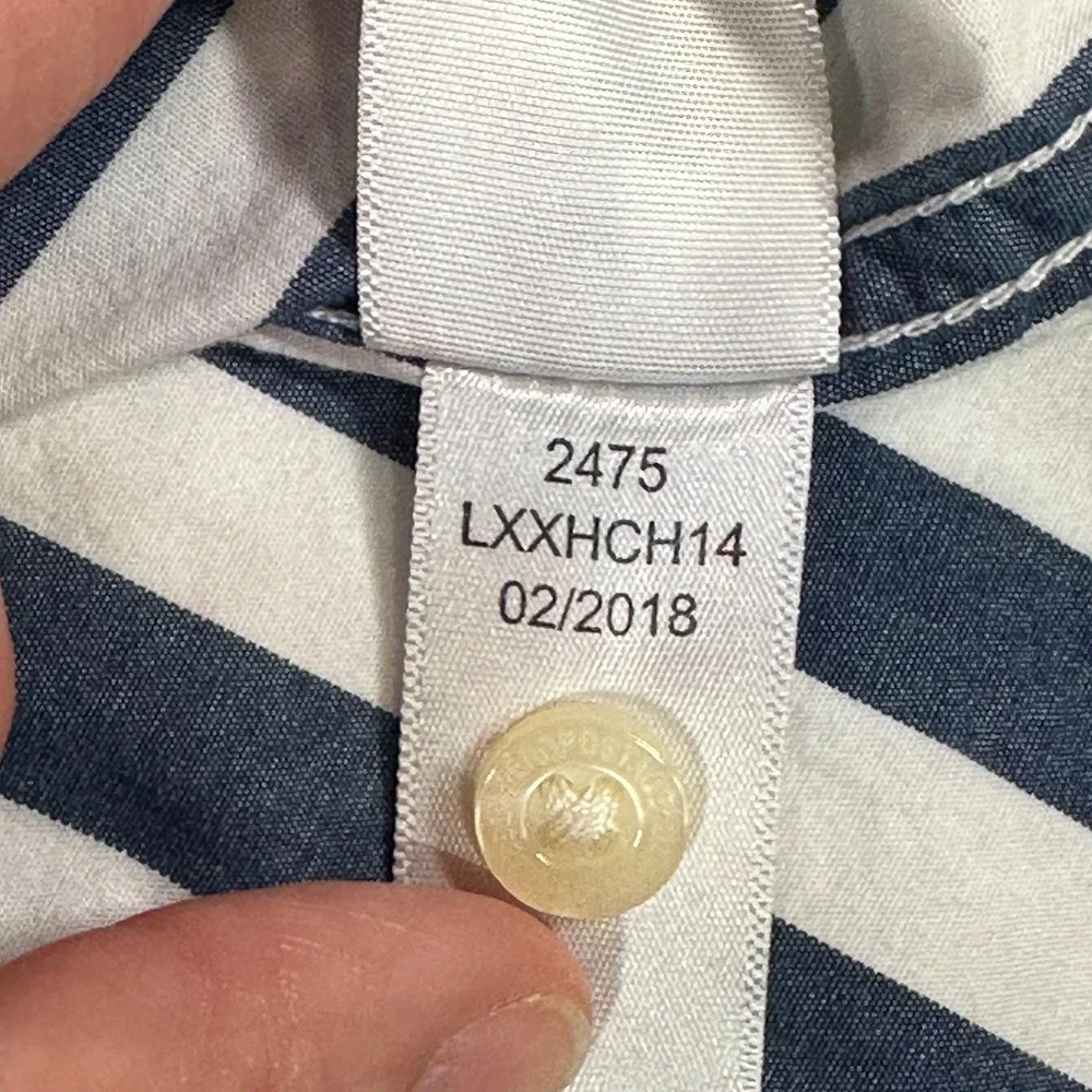 Aeropostale Mens Navy Blue White Striped Short Sleeve Button Down Shirt Medium